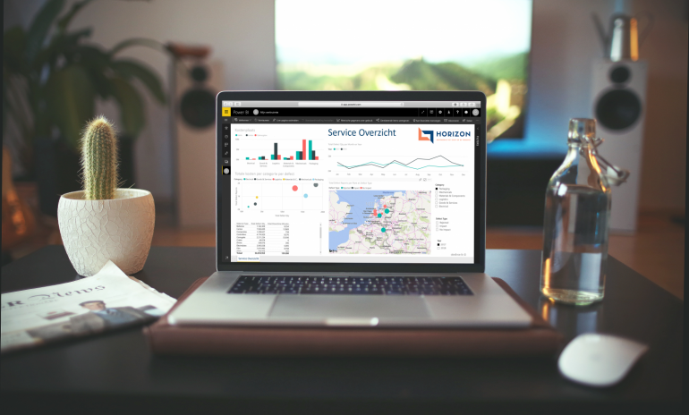 afbeelding ter ondersteuning van artikel. Laptopscherm met Power BI dashboard